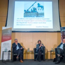 Schlussfolie und Resümee von Prof. Assmann