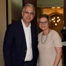 Bettina M. Wiesmann mit Yanki Pürsün MdL