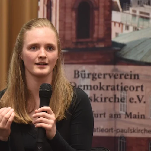 Karolin Spegg, Cellistin des Elaia Quartetts, berichtet über ihre Erfahrungen mit den basisdemokratischen Prinzipien des Orchesters